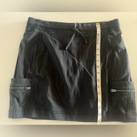 Athleta Black Trekkie Cargo Skort size 10 - Picture 6 of 9